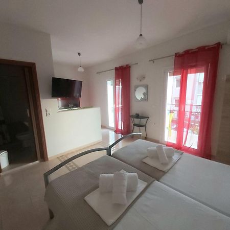Frodo Studios Kavos Luaran gambar