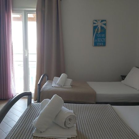 Frodo Studios Kavos Luaran gambar