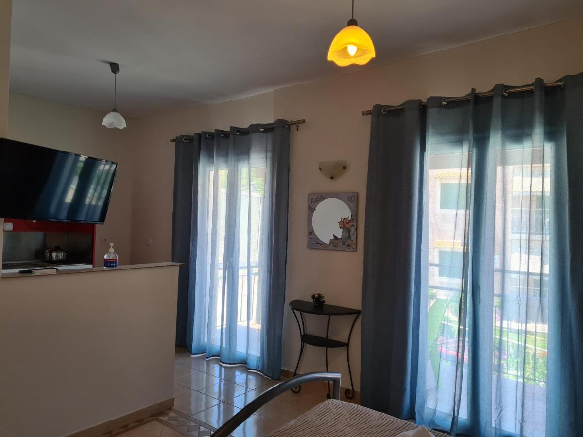 Frodo Studios Kavos Luaran gambar