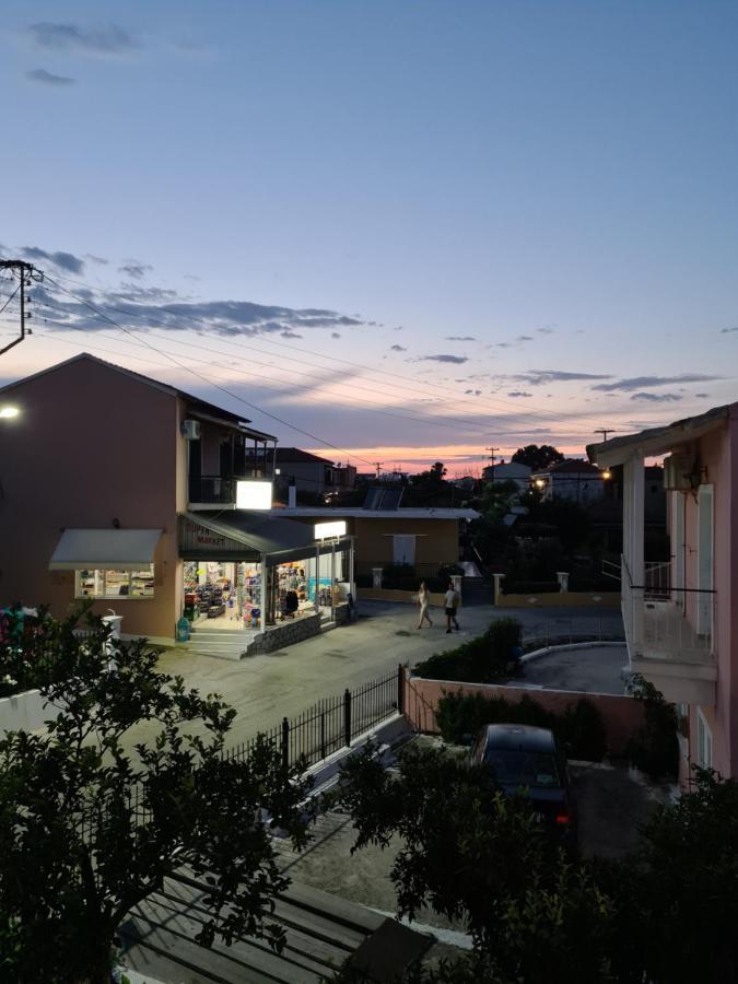 Frodo Studios Kavos Luaran gambar